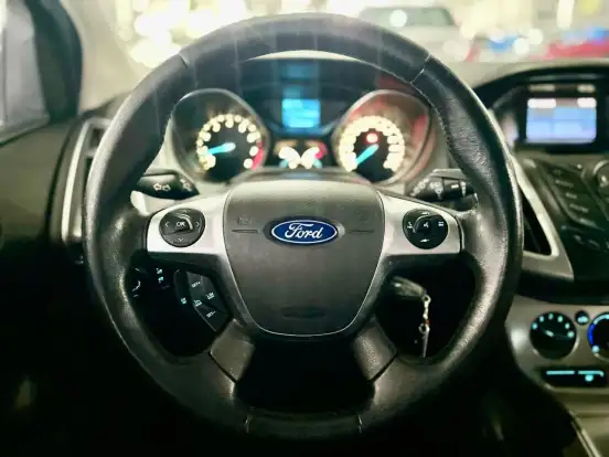 FORD-FOCUS-2014
