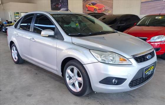 FORD FOCUS 1.6 GL SEDAN 16V FLEX 4P MANUAL