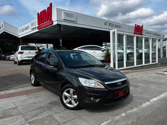 FORD FOCUS 2.0 GLX 16V FLEX 4P AUTOMÁTICO