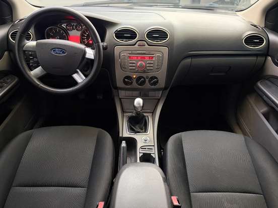 FORD-FOCUS-2012