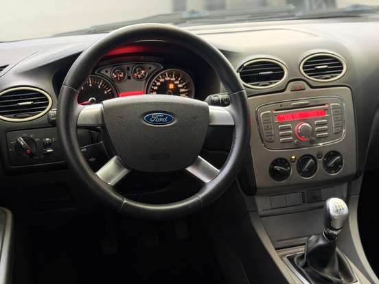 FORD-FOCUS-2012