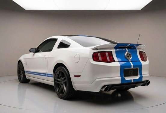FORD-MUSTANG-2011