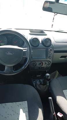 FORD-FIESTA-2010