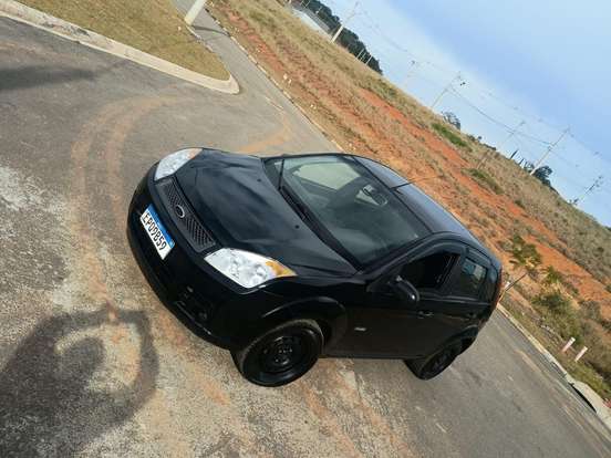 FORD-FIESTA-2010