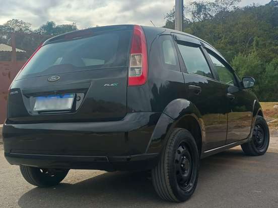 FORD-FIESTA-2010