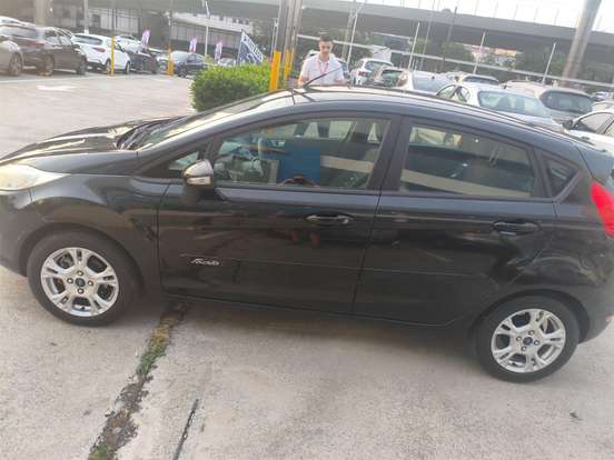FORD-FIESTA-2013