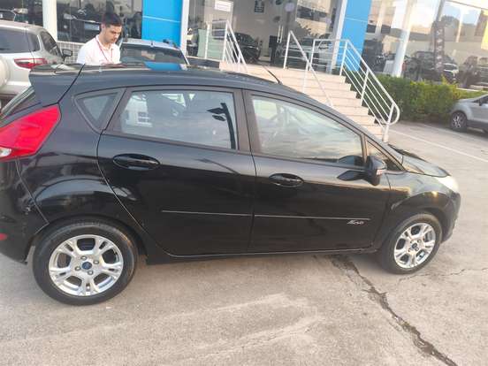FORD-FIESTA-2013