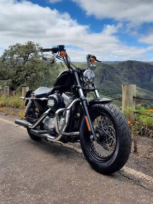 HARLEY-DAVIDSON SPORTSTER XL 883 