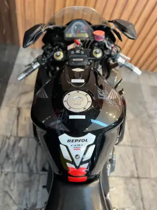 HONDA-CBR 1000RR FIREBLADE-2005