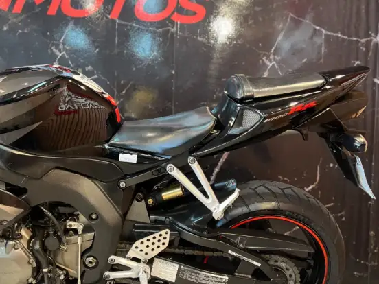HONDA-CBR 1000RR FIREBLADE HONDA-CBR 1000RR FIREBLADE-2005