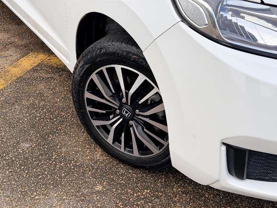 HONDA-FIT-2015