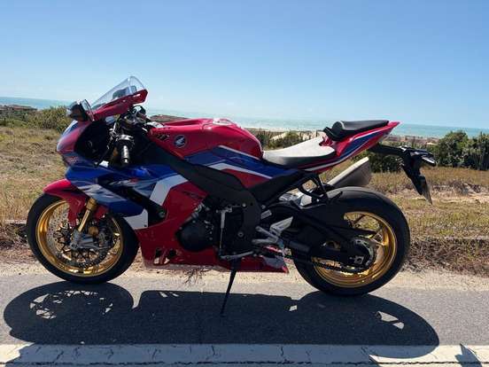 HONDA-CBR 1000RR-R FIREBLADE SP-2022