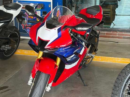 HONDA-CBR 1000RR-R FIREBLADE SP HONDA-CBR 1000RR-R FIREBLADE SP-2022