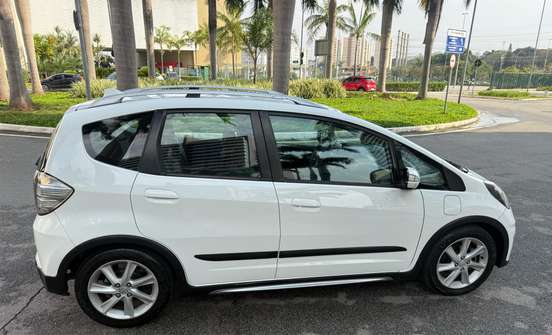HONDA-FIT-2013