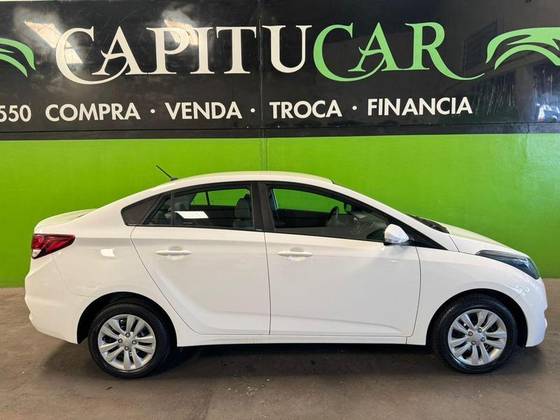 HYUNDAI HB20S 1.0 COMFORT PLUS 12V FLEX 4P MANUAL