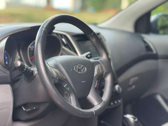HYUNDAI-HB20S-1.6 PREMIUM 16V FLEX 4P AUTOMÁTICO HYUNDAI-HB20S-2017