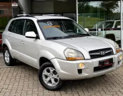 HYUNDAI TUCSON 2.0 MPFI GLS 16V 143CV 2WD GASOLINA 4P AUTOMÁTICO HYUNDAI TUCSON 2.0 MPFI GLS 16V 143CV 2WD GASOLINA 4P AUTOMÁTICO