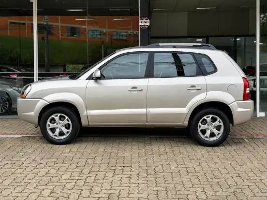 HYUNDAI-TUCSON-2.0 MPFI GLS 16V 143CV 2WD GASOLINA 4P AUTOMÁTICO HYUNDAI-TUCSON-2012