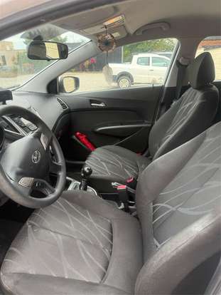 HYUNDAI-HB20-2013