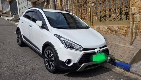 HYUNDAI HB20X 1.6 16V PREMIUM FLEX 4P AUTOMÁTICO