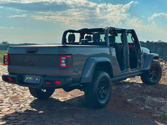 JEEP-GLADIATOR-2022