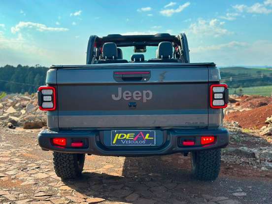 JEEP-GLADIATOR-2022