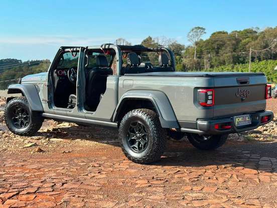 JEEP-GLADIATOR-2022
