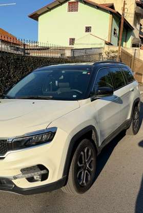 JEEP-COMMANDER-2024