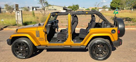 JEEP WRANGLER 3.6 UNLIMITED SPORT 4X4 V6 GASOLINA 4P AUTOMÁTICO