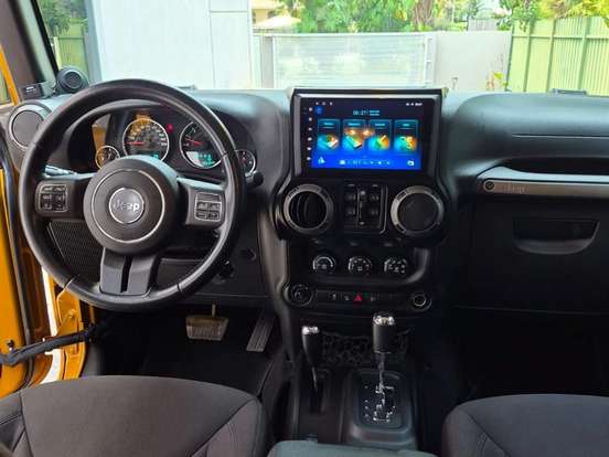 JEEP-WRANGLER-3.6 UNLIMITED SPORT 4X4 V6 GASOLINA 4P AUTOMÁTICO JEEP-WRANGLER-2014