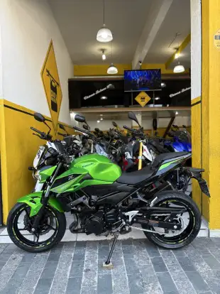KAWASAKI-Z400-2023