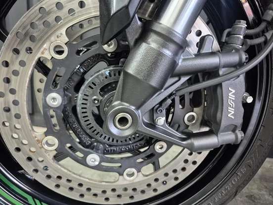 KAWASAKI-Z900 SE-2025