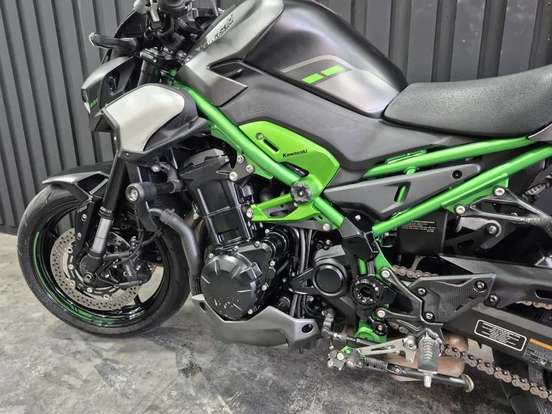 KAWASAKI-Z900 SE-2025