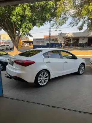 KIA-CERATO-1.6 SX 16V FLEX 4P AUTOMÁTICO KIA-CERATO-2013