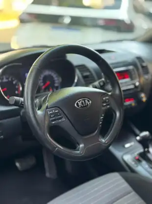 KIA-CERATO-1.6 SX 16V FLEX 4P AUTOMÁTICO KIA-CERATO-2013