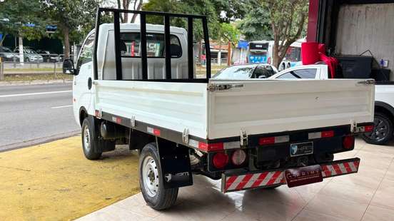KIA-BONGO-2025