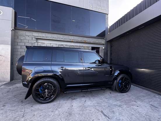 LAND ROVER-DEFENDER-2023