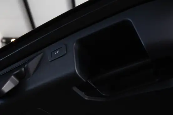 LAND ROVER-DISCOVERY SPORT-2022