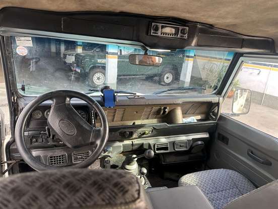 LAND ROVER-DEFENDER-1996
