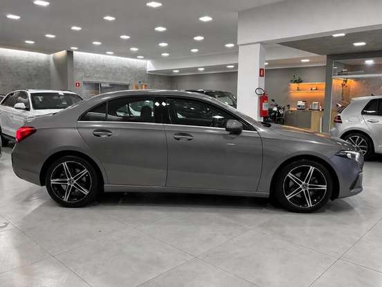 MERCEDES-BENZ-A 200-2020