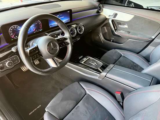 MERCEDES-BENZ-CLA 200-2024
