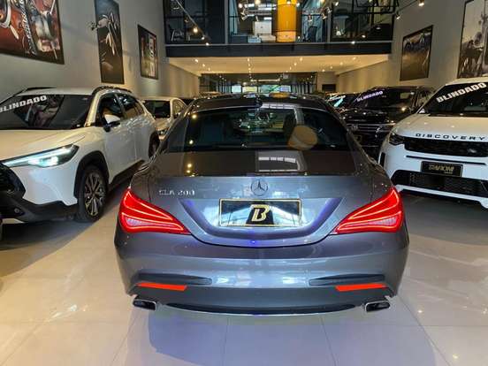 MERCEDES-BENZ-CLA 200-2015