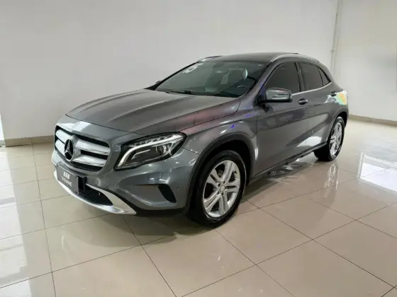 MERCEDES-BENZ GLA 200 1.6 CGI VISION 16V TURBO GASOLINA 4P AUTOMÁTICO MERCEDES-BENZ GLA 200 1.6 CGI VISION 16V TURBO GASOLINA 4P AUTOMÁTICO
