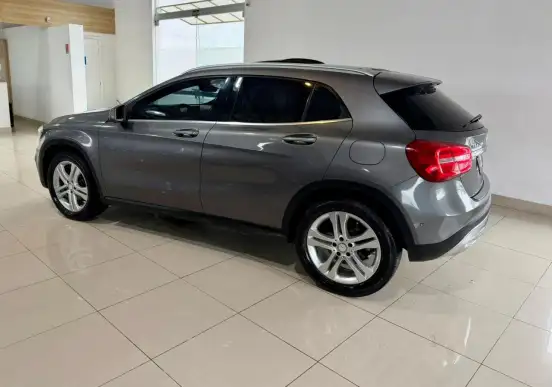 MERCEDES-BENZ-GLA 200-2015