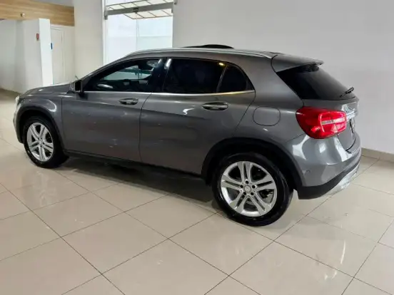 MERCEDES-BENZ-GLA 200-1.6 CGI VISION 16V TURBO GASOLINA 4P AUTOMÁTICO MERCEDES-BENZ-GLA 200-2015