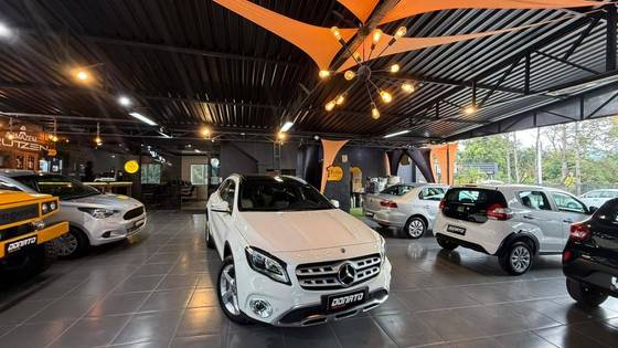 MERCEDES-BENZ GLA 200 1.6 CGI FLEX ENDURO 7G-DCT