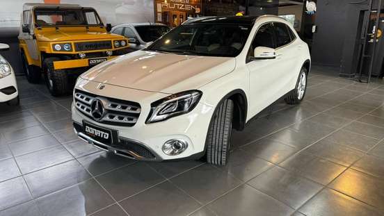 MERCEDES-BENZ-GLA 200-2018