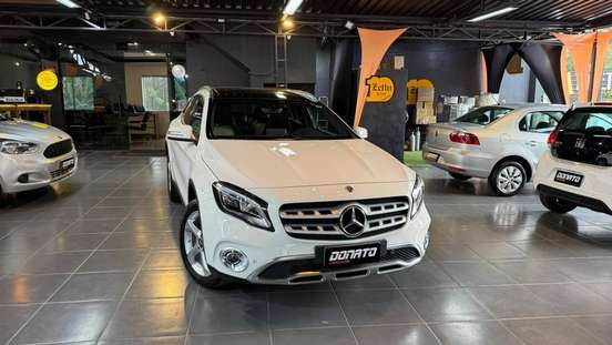 MERCEDES-BENZ-GLA 200-2018