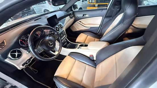 MERCEDES-BENZ-GLA 200-2018