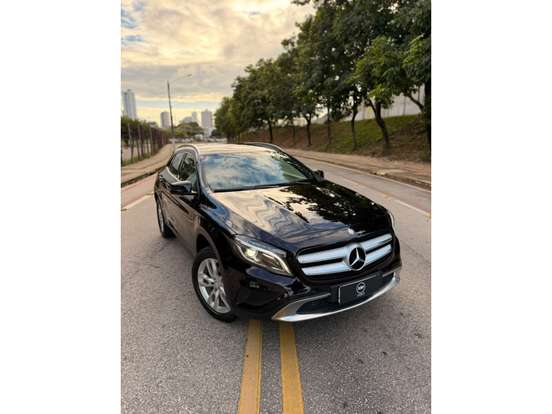 MERCEDES-BENZ-GLA 200-2015